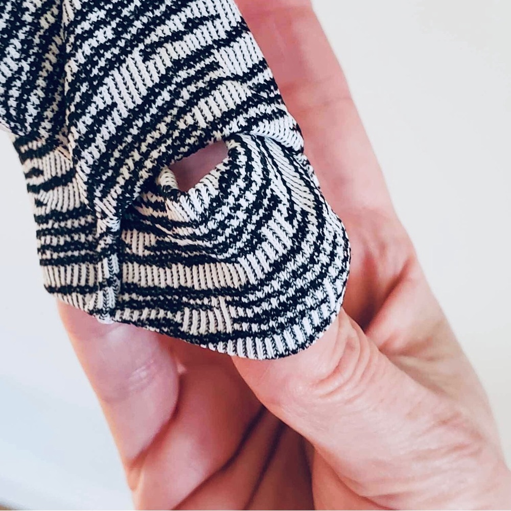 Athleta flurry seamless turtleneck black white size XS - Picture 7 of 10